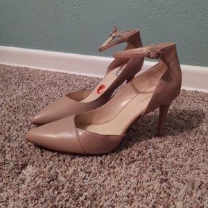 Nine West Tan/Cream Heels Size 11